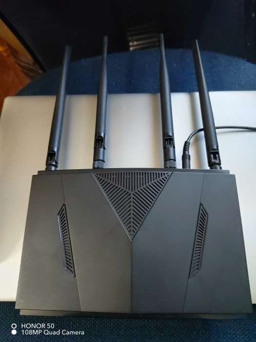 D-LINK DWR-956M 4G LTe router (It take a sim card)