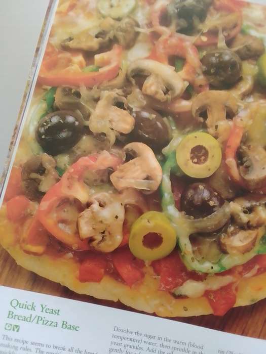 Alison Holst's (Soft Cover) Meals Without Meat