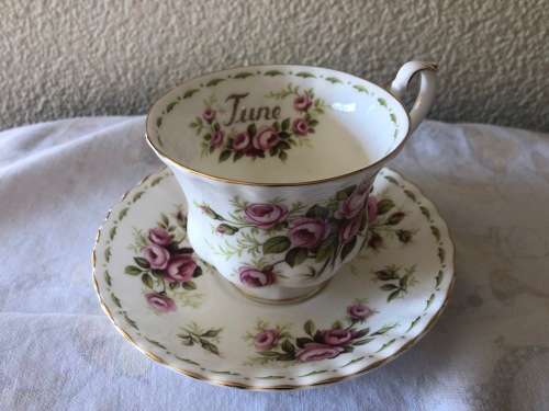 Stunning Royal Albert June Roses Flower of the Month Series Duo