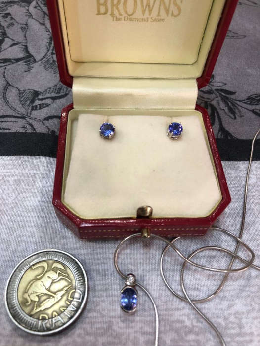 Browns White Gold & Tanzanite Earrings with Chain & Pendant