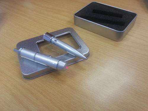8GB **3 IN ONE** FLASH DRIVE