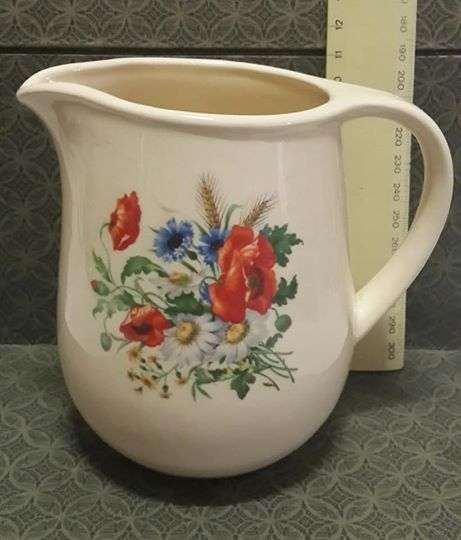 Beautiful designed milk jug!