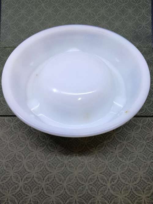 Toby Ale ashtray! Milk glass-Look!!