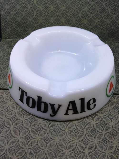 Toby Ale ashtray! Milk glass-Look!!