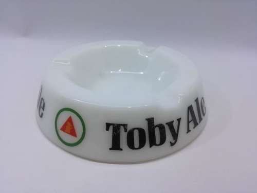 Toby Ale ashtray! Milk glass-Look!!