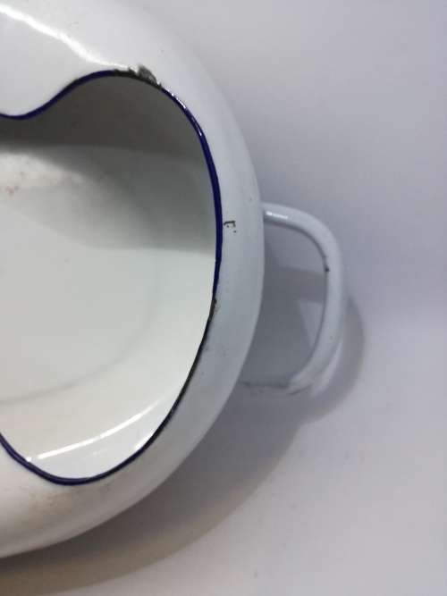 Enamel bed pan