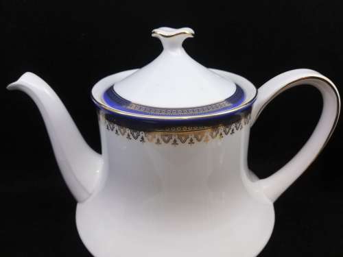 Royal Albert teapot Sandringham