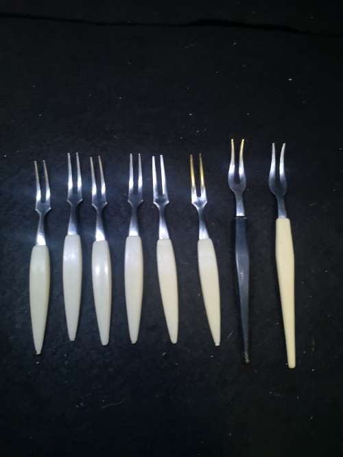 Small cake forks