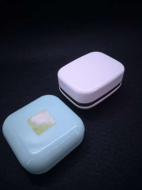 travel soap dishes - bakelite/plastic?