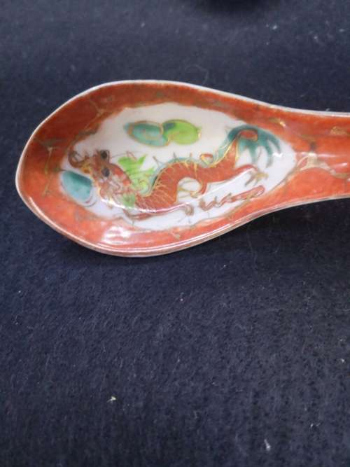 Oriental soup spoons