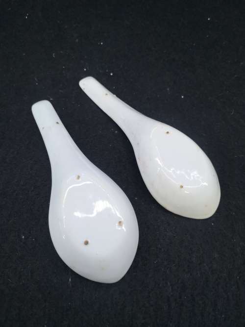 Oriental soup spoons