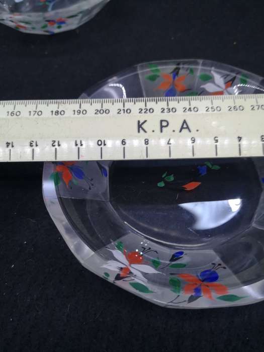 Heavy and thick glass plate with two side plates - hand painted