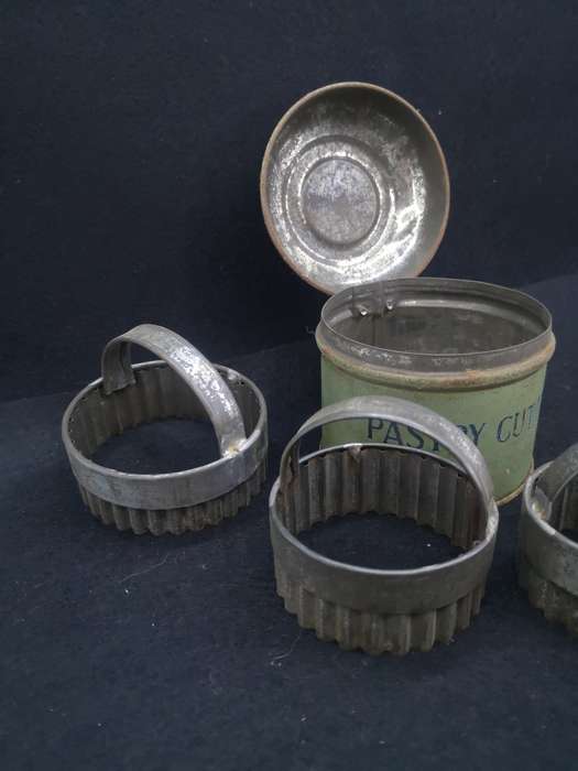 Tala pastry cutter tin with cookie cutters!