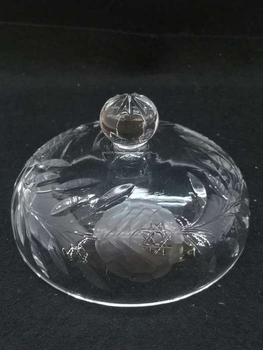 Cut crystal butter/cheese dish cover - small fleabites on rim