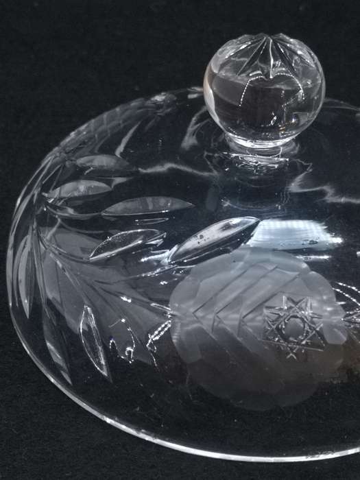 Cut crystal butter/cheese dish cover - small fleabites on rim