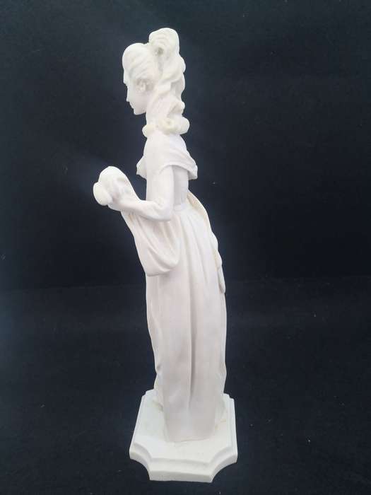 Vintage Arta Fina figurine