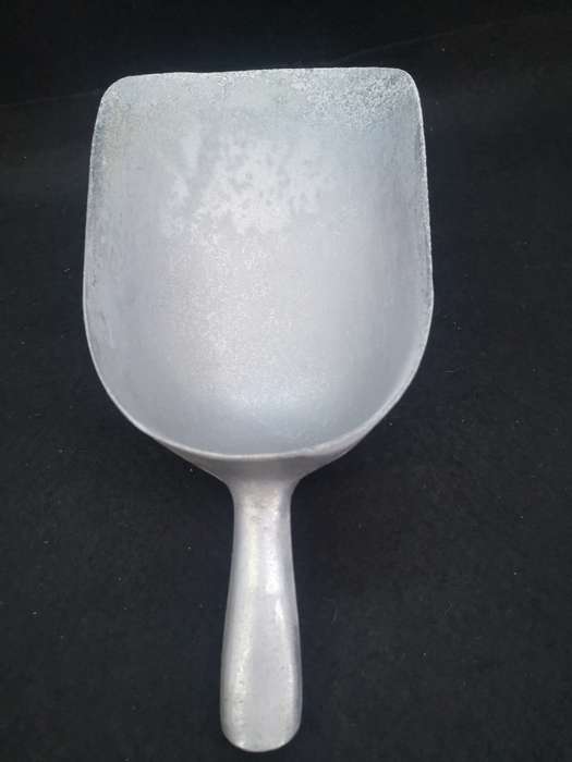 Huge aluminum scoop