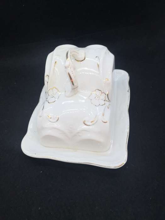 Vintage ceramic cheese/butter dish - handle repaired
