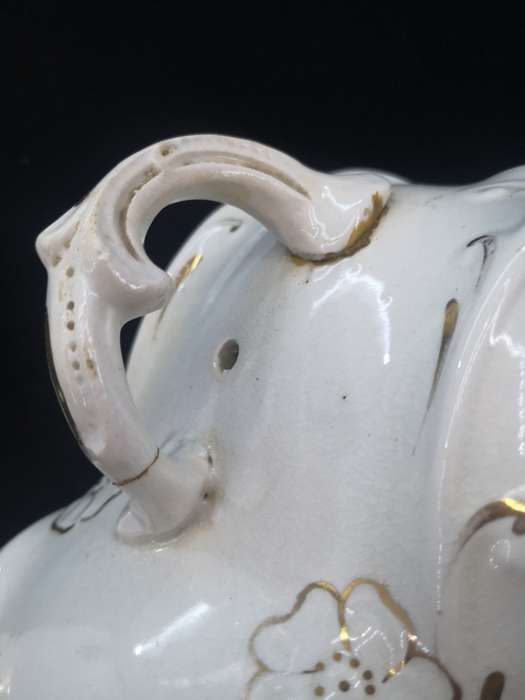 Vintage ceramic cheese/butter dish - handle repaired
