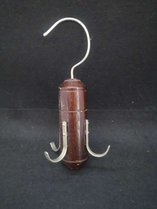 Belt hanger