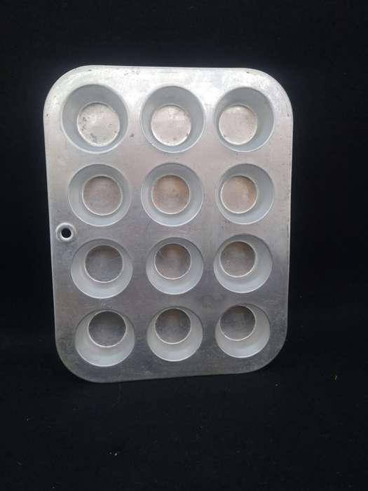 Vintage baking pan for small snacks