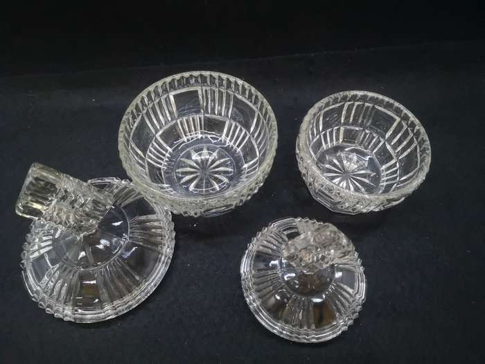 Art deco glass trinkets