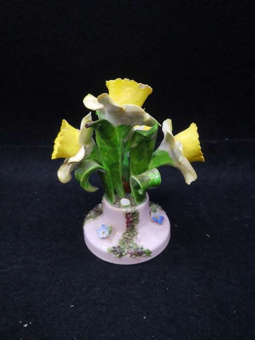 Denton China flower bouquet - one stem broken off at the back