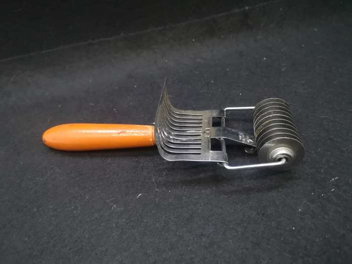 Vintage Tala pasta cutter/roller