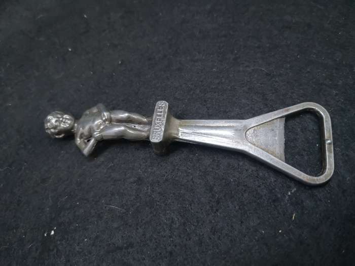 Bruxelles bottle opener