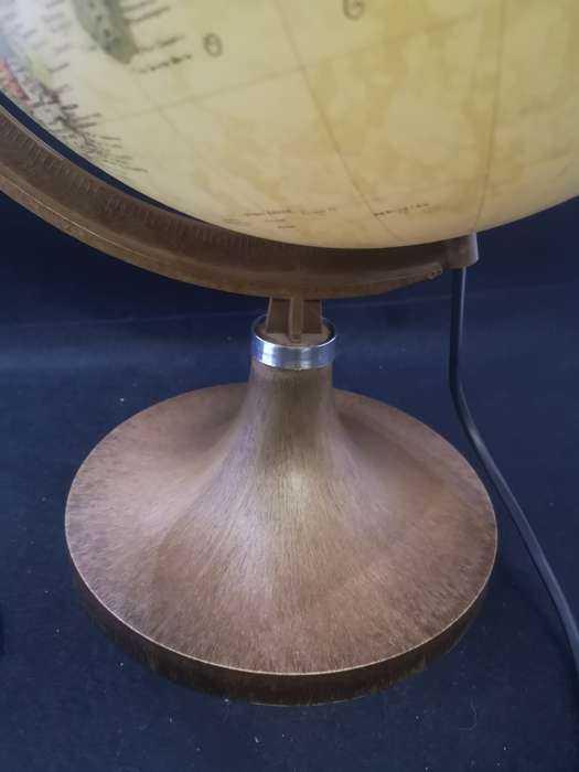 World globe lamp