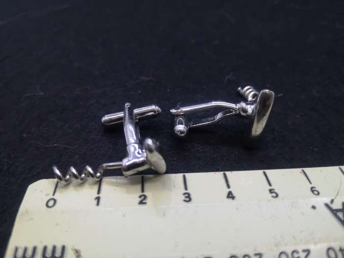 Cork screw cufflinks
