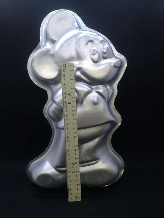 Vintage Wilton 1978 Mickey Mouse cake pan