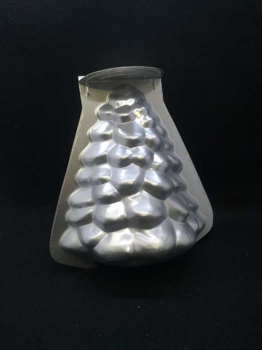 Vintage Wilton 3D 1973 Woodridge Christmas tree cake pan