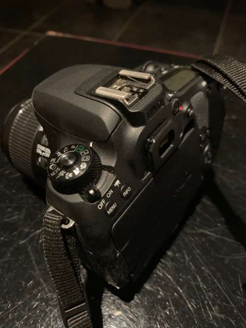 Canon EOS 77D Digital Camera + Extra Lens