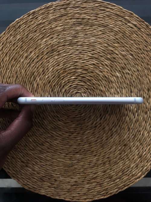Apple iPhone 8 (64GB)