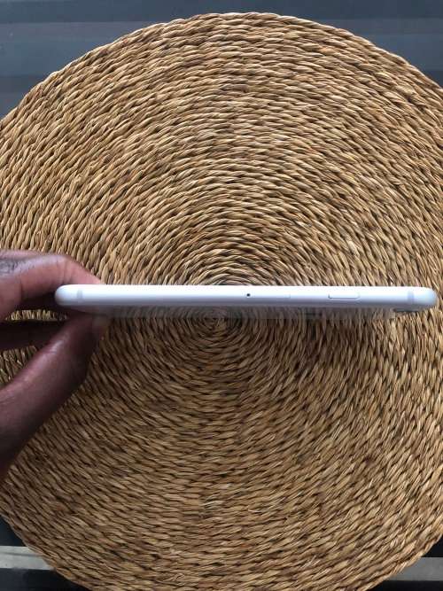 Apple iPhone 8 (64GB)