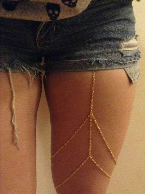 New Women Trendy Celebrity Sexy Stretchy 2 Tier Layer Leg Chain Thigh Body Chain Golden Bikini Beach