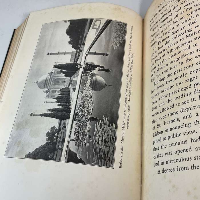 India: Land of the Black Pagoda - Lowell Thomas | First Edition 1930 with great photos