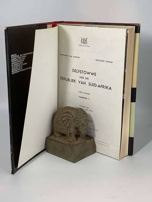 Delfstowwe van Die Republiek Van Suid-Afrika by C.B. Coetzee