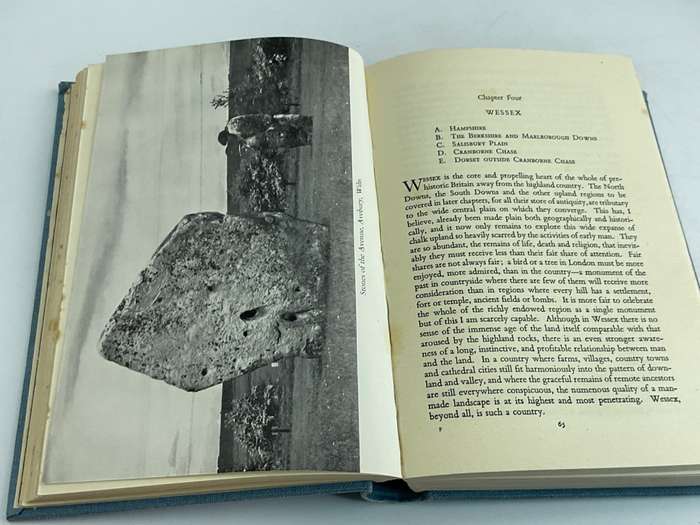 A Guide to the Prehistoric and Roman Monuments in England and Wales by Jacquetta Hawkes