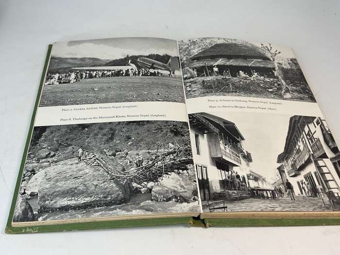 Nepal and the Gurkhas by Ministry of Defense (UK)  1965