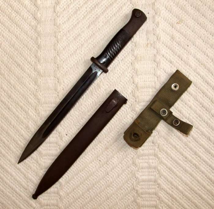 WW2 German K98 Bayonet, Scabbard and rare canvas Frock