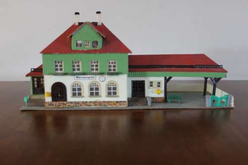 OWO (East-German) H0 1:87 Train Station Wernersgruen cardboard, over 60 years old