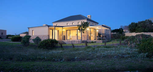 Easter weekend/ Two Oceans Marathon 3 Bedroom Villa at Atlantic Beach Golf Estate