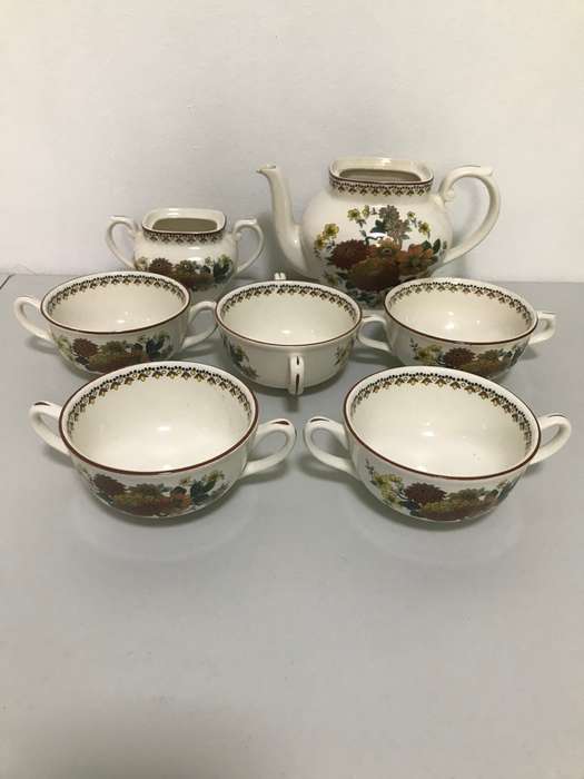 Stunning Display Mandalay Franciscan Vintage Dinner ware Staffordshire England