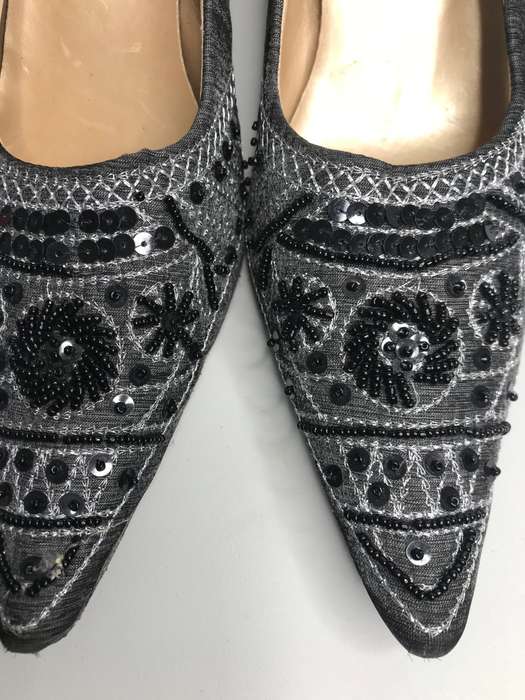 Fancy low hill beaded grey shoe size 7