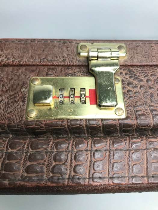 Briefcase Crocadile Skin Brown combination lock Inner Sleeves second hand