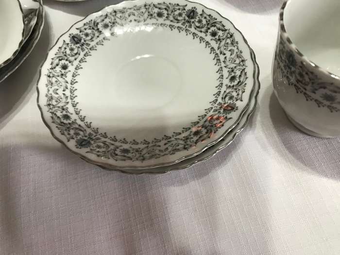 Cappuccino or tea White and Silver Cup & Saucer Set x5