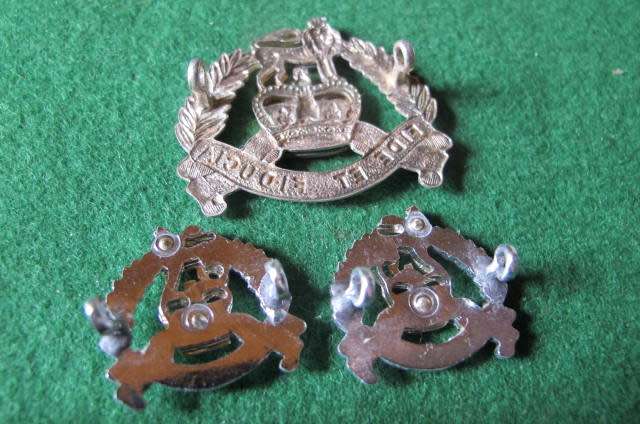 Rhodesia - Pre U.D.I. - Rhodesia Army Pay Corps Officers Cap & Collar Badges
