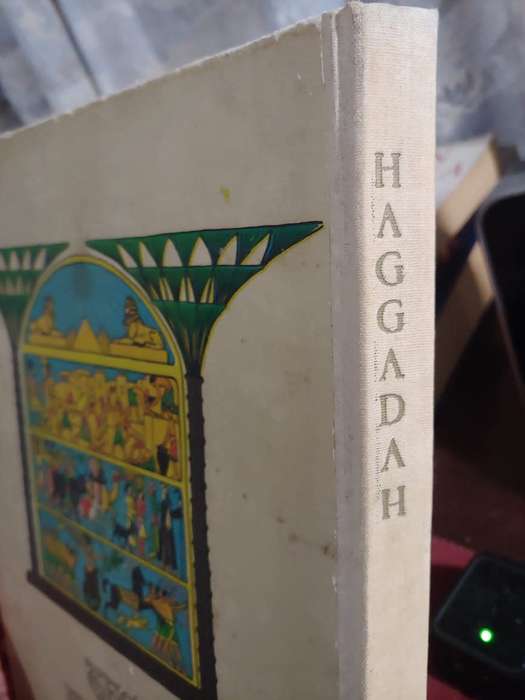 The Haggadah - Jewish Passover - Hebrew/English